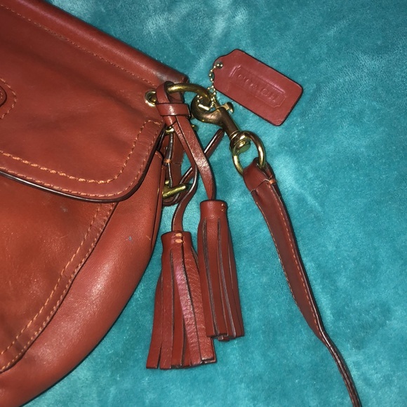 Coach Willis cognac color leather with gold hardware - Picture 3 of 13